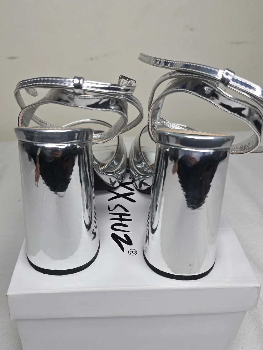 Mix No. 6 Silver Metallic Block Heel Sandals – Women's Size 10